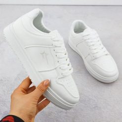 Półbuty sportowe białe Big Star RR274A241. Białe buty sportowe lifestyle BIG STAR, bez wzorów, ze skóry ekologicznej, retro, bez zapięcia. Za 99.00 zł.