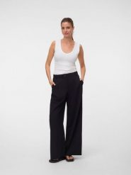 Vero Moda Spodnie w kolorze czarnym rozmiar: 38/L32. Czarne spodnie materiałowe Vero Moda, bez wzorów, z materiału, z podwyższonym stanem. Za 164.95 zł.