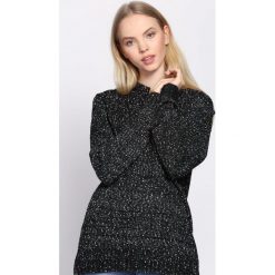 Czarny Sweter Stand. Czarne swetry Born2be, na jesień. Za 39.99 zł.