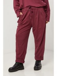 Curvy Lady Spodnie w kolorze bordowym rozmiar: 48/50. Czerwone spodnie materiałowe Curvy Lady, bez wzorów, z materiału, klasyczne, z standardowym stanem. Za 108.99 zł.