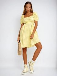 Monki Sukienka w kolorze żółto-białym rozmiar: 38. Żółte sukienki Monki, bez wzorów, z bawełny, bez kołnierzyka, bez ramiączek, mini. Za 43.99 zł.