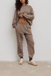 Spodnie dresowe w kolorze GRAY TAUPE - JOLLY-XL. Szare spodnie dresowe Marsala, bez wzorów, z bawełny. Za 249.90 zł.