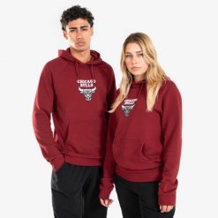 Bluza z kapturem do koszykówki unisex Tarmak NBA 900 Chicago Bulls. Białe bluzy TARMAK, xs, bez wzorów, z materiału, sportowe, bez ramiączek, z kapturem. W wyprzedaży za 119.99 zł.