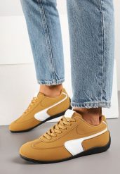 Jasnobrązowe Sneakersy w Stylu Kultowych Tenisówek Virritia. Brązowe buty sportowe lifestyle Born2be, z aplikacjami, z jeansu, eleganckie, bez zapięcia. W wyprzedaży za 76.49 zł.