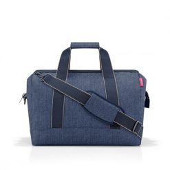 Torba allrounder l, herringbone dark blue. Niebieskie torby podróżne Reisenthel, bez wzorów, z tkaniny, na ramię. W wyprzedaży za 236.00 zł.