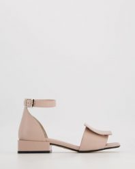 BEŻOWE SANDAŁY 0692876 209 SAND. Brązowe sandały Venezia, bez wzorów, ze skóry, bez obcasa, bez zapięcia. Za 299.00 zł.