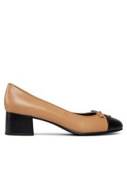Tory Burch Czółenka 156210 Beżowy. Brązowe czółenka Tory Burch, bez wzorów, ze skóry, bez obcasa, bez zapięcia. Za 1,129.00 zł.