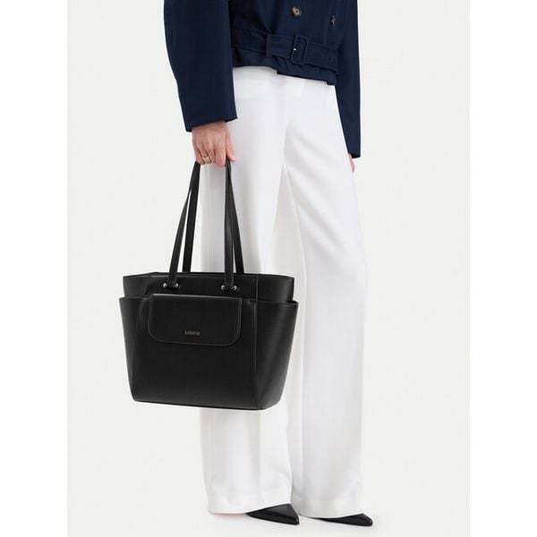 Torebka Lasocki. Czarne shopper bag Lasocki, bez wzorów, bez dodatków. Za 239.99 zł.