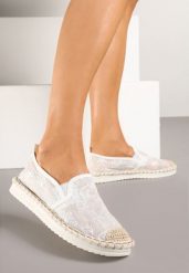 Białe Espadryle z Plecionką i Koronką Vivello. Białe espadryle Renee, bez wzorów, z koronki, bez obcasa, na obcasie. W wyprzedaży za 55.99 zł.
