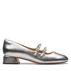 Baleriny Clarks. Szare baleriny Clarks, bez wzorów, bez obcasa, bez zapięcia. Za 539.99 zł.