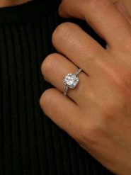 DIA DIAMONDS Srebrny pierścionek z diamentami i topazem rozmiar: 50. Szare pierścionki DIA DIAMONDS, z diamentem, srebrne. Za 354.10 zł.