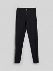 4F Legginsy dzianinowe damskie - czarne L. Czarne legginsy 4f, bez wzorów, z dzianiny. Za 149.99 zł.
