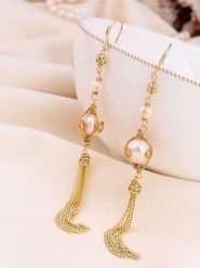 Pierres de Jade Pozłacane kolczyki z perłami rozmiar: onesize. Białe kolczyki Pierres de Jade, z perłą, pozłacane. Za 60.99 zł.