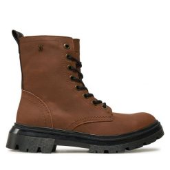Trapery Wrangler. Brązowe traperki Wrangler, bez wzorów, bez obcasa, bez zapięcia. Za 349.99 zł.