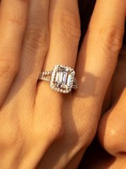 L instant d Or Złoty pierścionek "Splendeur" z cyrkoniami rozmiar: 58. Szare pierścionki L instant d Or, z cyrkonią, złote. Za 896.25 zł.