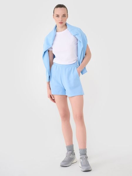 4F Spodenki dresowe damskie - granatowe XS. Niebieskie szorty 4f, bez wzorów, z bawełny. W wyprzedaży za 39.99 zł.