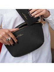 ATELIERS SAINT GERMAIN Skórzana saszetka w kolorze czarnym - 26 x 15 x 9,5 cm rozmiar: onesize. Czarne nerki i saszetki ATELIERS SAINT GERMAIN, bez wzorów, z materiału, sportowe, bez dodatków. Za 429.44 zł.