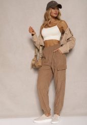 Brązowe Spodnie Typu Cargo High Waist Worseli. Brązowe jeansy Renee, bez wzorów, z jeansu, eleganckie, z podwyższonym stanem. W wyprzedaży za 35.99 zł.