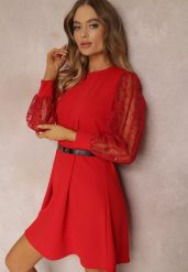 Czerwona Sukienka Mini z Paskiem i Ozdobnymi Rękawami z Koronką i Cekinami Milona. Czerwone sukienki Renee, s, bez wzorów, z koronki, bez kołnierzyka, bez ramiączek, mini, trapezowe. W wyprzedaży za 83.99 zł.
