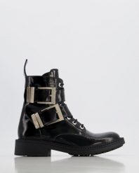 LAKIEROWANE TRZEWIKI G0441203 BLACK. Czarne botki Venezia, bez wzorów, z lakierowanej skóry, bez obcasa, bez zapięcia. Za 259.00 zł.