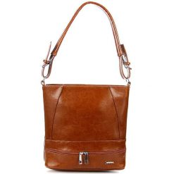 Torebka skórzana na ramię DAN-A T332A camel. Brązowe torebki klasyczne DAN-A, bez wzorów, ze skóry, eleganckie, na ramię, bez dodatków. Za 259.99 zł.