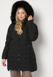 Czarna Pikowana Kurtka z Kapturem z Futerkiem Espenna. Czarne kurtki Born2be, na zimę, plus size, bez wzorów, z dzianiny, eleganckie, z kapturem. Za 199.99 zł.
