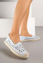Niebieskie Espadryle Vices Ozdobione Ażurowym Wzorem i Ozdobną Plecionką Arivosa. Niebieskie espadryle Renee, w ażurowe wzory, bez obcasa, na płaskiej podeszwie. W wyprzedaży za 41.99 zł.