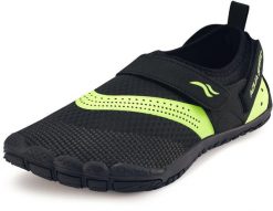 Buty do wody wielofunkcyjne Aqua Speed AGAMA. Czarne buty treningowe Aqua-Speed, bez wzorów, z gumy, bez zapięcia, na fitness i siłownię. Za 95.00 zł.
