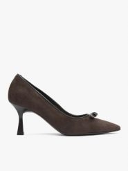Ciemnobrązowe czółenka z kokardą. Brązowe czółenka Ryłko, bez wzorów, z gumy, eleganckie, bez obcasa, na szpilce, bez zapięcia. Za 449.99 zł.