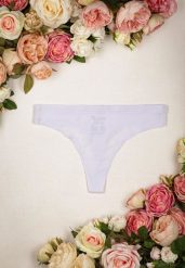 Białe Bezszwowe Majtki Stringi Cevlun. Białe stringi Born2be, bez wzorów. Za 29.99 zł.