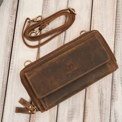 Skórzana kopertówka damska do ręki na ramię portfel damski Paolo Peruzzi T-137-HBR. Brązowe portfele PAOLO PERUZZI, bez wzorów, ze skóry. Za 139.00 zł.