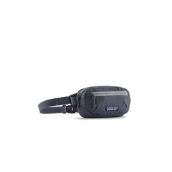Nerka turystyczna Terravia Mini Hip Pack. Czarne nerki i saszetki Patagonia, bez wzorów, sportowe, bez dodatków. Za 159.99 zł.