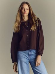 Koszula z ozdobnym kołnierzem - ciemnobrązowy. Brązowe koszule Reserved, l, bez wzorów, z bawełny, bez kołnierzyka, bez ramiączek. Za 139.99 zł.