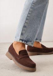 Ciemnobrązowe Klasyczne Mokasyny VICES z Imitacji Zamszu Echinos. Brązowe mokasyny Born2be, z aplikacjami, z jeansu. Za 119.99 zł.