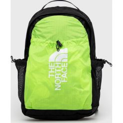 The North Face plecak kolor zielony duży z nadrukiem. Zielone plecaki The North Face, bez wzorów, z materiału, do ręki, z nadrukiem, bez dodatków. Za 299.99 zł.