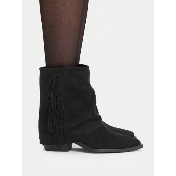 Botki JENNY. Czarne botki Jenny, bez wzorów, bez obcasa, na słupku, bez zapięcia. Za 179.99 zł.