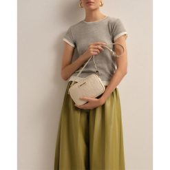 Torebka Nine West. Brązowe listonoszki Nine West, bez wzorów, bez dodatków. Za 219.99 zł.