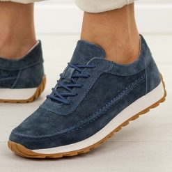 Granatowe skórzane półbuty damskie Sergio Leone Sp001. Niebieskie półbuty wsuwane Sergio Leone, na jesień, bez wzorów, z jeansu, eleganckie, z okrągłym noskiem, bez obcasa, na płaskiej podeszwie. Za 219.00 zł.