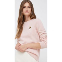 Lyle & Scott sweter wełniany damski kolor różowy lekki. Czerwone swetry Lyle & Scott, s, bez wzorów, z dzianiny, bez ramiączek. Za 419.99 zł.