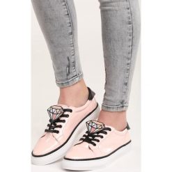 Różowe Buty Sportowe Daimond. Buty sportowe lifestyle marki Mohito. Za 79.99 zł.