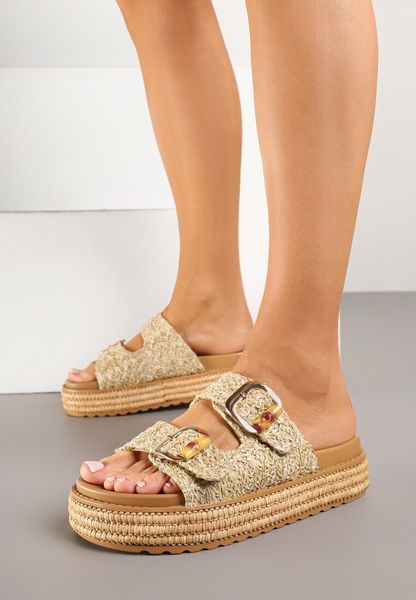 Beżowe Klapki na Platformie z Plecionki z Paskami z Klamrami Sonadwen. Brązowe klapki Born2be, bez wzorów, z jeansu, klasyczne, bez obcasa, na platformie, bez zapięcia. Za 89.99 zł.