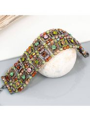 MENTHE À L'O Srebrna bransoletka z kryształami Swarovski rozmiar: onesize. Szare bransoletki MENTHE À L'O, z kryształem, srebrne. Za 227.31 zł.