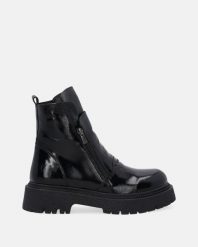 CZARNE BOTKI Z LAKIEROWANEJ SKÓRY 266904 100 BLACK. Czarne botki Venezia, bez wzorów, ze skóry, bez obcasa, bez zapięcia. Za 399.00 zł.