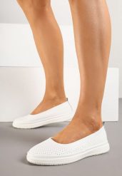 Białe Skórzane Półbuty w Stylu Balerinek z Perforacją Viadoria. Białe półbuty wsuwane Born2be, z aplikacjami, z jeansu, eleganckie, bez obcasa. Za 219.99 zł.