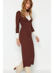 Trendyol Sukienka dzianinowa w kolorze biało-brązowym rozmiar: L. Brązowe sukienki Trendyol, l, bez wzorów, z dzianiny, bez kołnierzyka, bez ramiączek, midi. Za 70.08 zł.