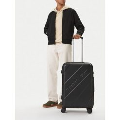 Walizka średnia Reebok. Czarne walizki Reebok, średnie. Za 319.99 zł.