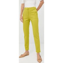 Pinko spodnie damskie kolor zielony proste medium waist. Zielone spodnie materiałowe Pinko, bez wzorów, z materiału. W wyprzedaży za 569.99 zł.