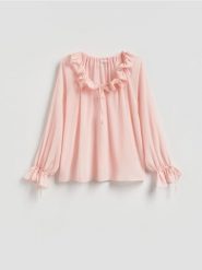 Bluzka z falbanami - różowy. Czerwone bluzki Reserved, l, bez wzorów, z tkaniny, bez kołnierzyka, bez ramiączek. Za 129.99 zł.