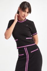 Sweter damski z krótkim rękawem KARL LAGERFELD. Swetry KARL LAGERFELD, xl, bez wzorów, bez ramiączek. W wyprzedaży za 533.40 zł.