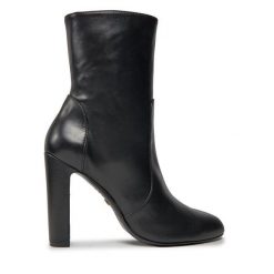Botki Stuart Weitzman. Czarne botki Stuart Weitzman, bez wzorów, bez obcasa, na słupku, bez zapięcia. Za 1,329.00 zł.